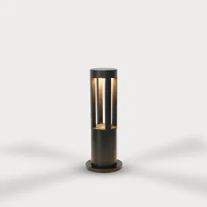 Outdoor Vertical Vented LED Bollard Light – Ground / Surface Mounted – Directional