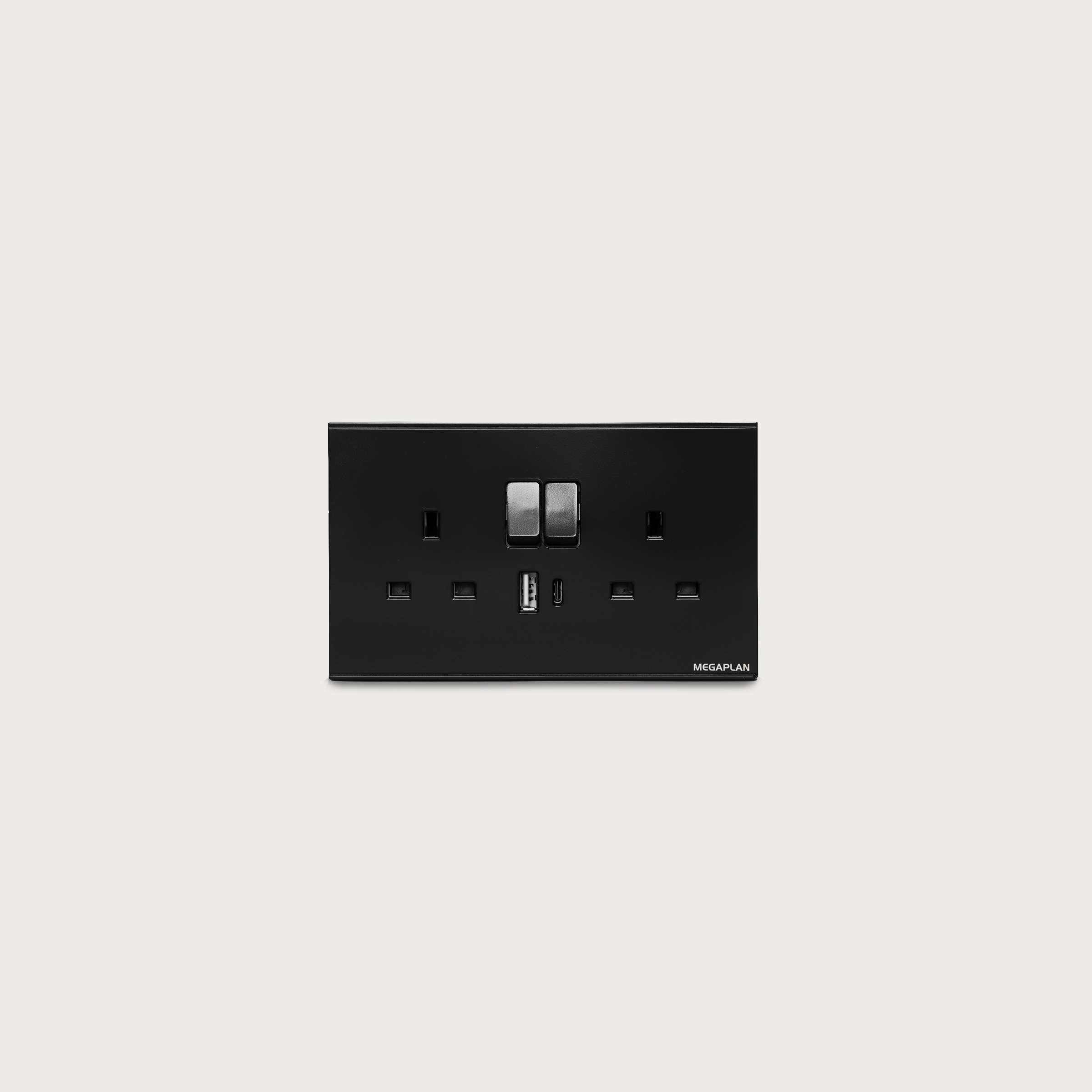 MG-13AU فيش مزدوج 13 أمبير 714 مع شاحن USB+Tyep C أسود (2)